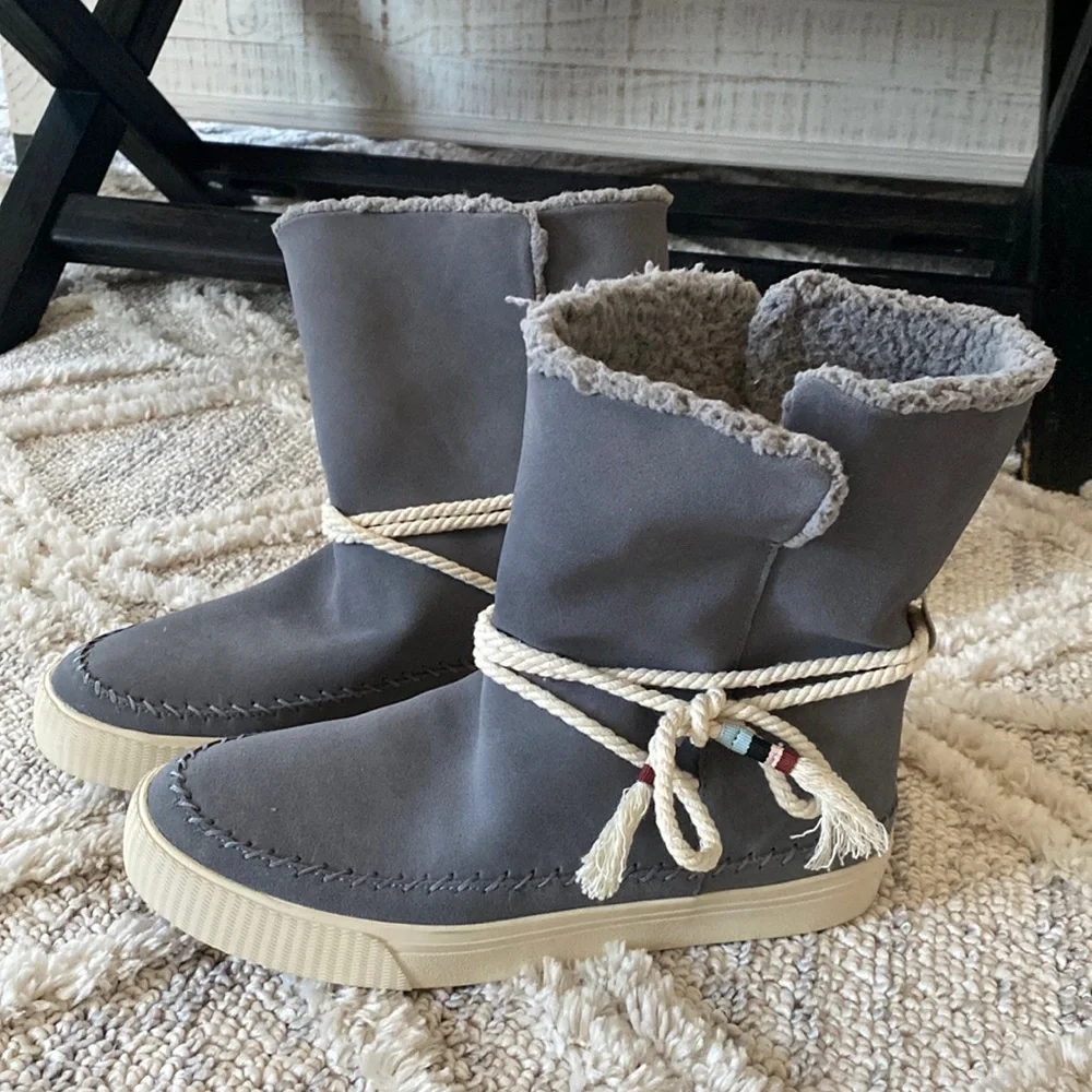 Grey Tom’s boots - Picture 1 of 3